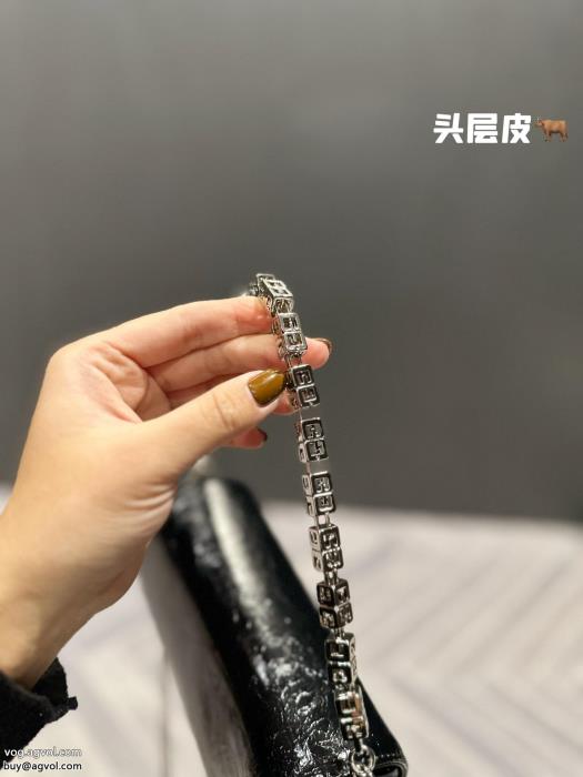 三色 ジバンシーバッグスーパー コピー 通販 優良最新先取りおしゃれなロゴ入り派手すぎず_0_3