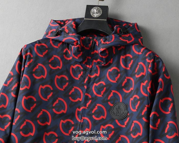 合わせると明るい印象2022年秋冬流行ファッション偽 ブランド MONCLER22年モデルのコート最高級_0_4
