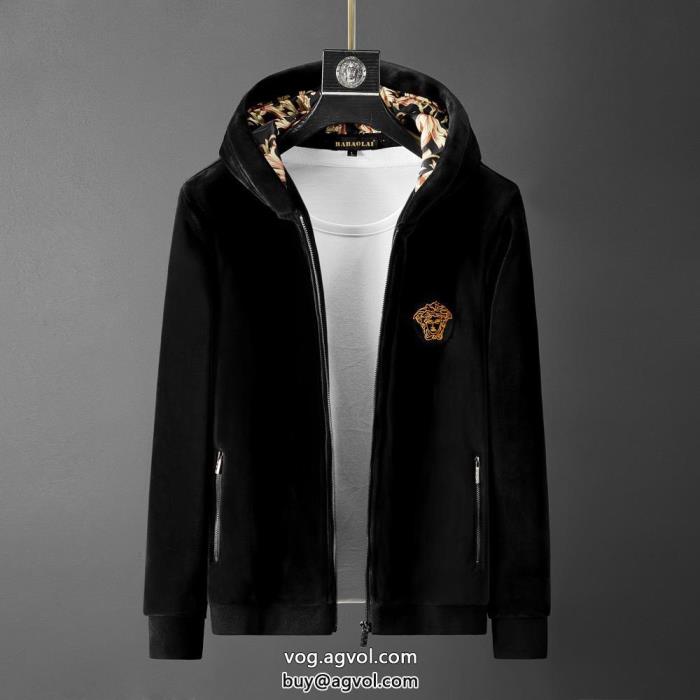 最高級ブランド スーパー コピー 優良高級セットモード感の高い最旬のスタイルVERSACE_0_2