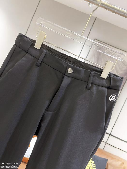 男性用スラックス高品質コピー ブランド2022秋冬にも引き続き大活躍！人気新商品BALMAIN_0_2