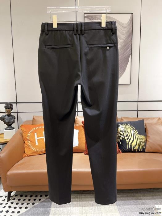 男性用スラックス高品質コピー ブランド2022秋冬にも引き続き大活躍！人気新商品BALMAIN_0_3
