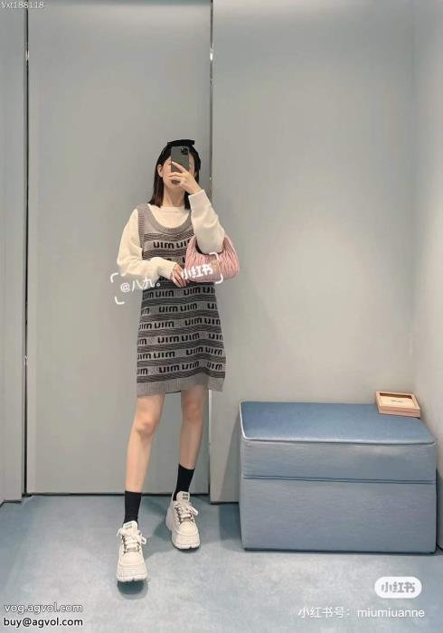 ワンピースMIUMIUネクストヒット必至ブランド飽きのこないデザイン品質がきちんとしているブランド 品 コピー_1_3
