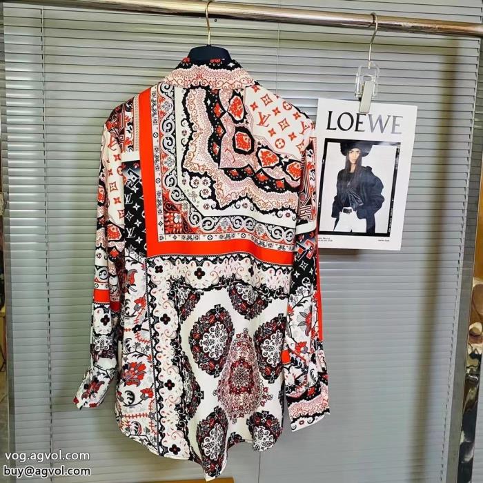 長袖Tシャツ2022SSコレクションに新着素敵なデザインルイ ヴィトン柔らかくて気持ちいい偽 ブランド _0_1