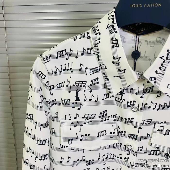 LOUIS VUITTON洗練されたおしゃれ感を持つ先行販売スーパー コピー 安心長袖Tシャツ質感が細かい_0_1