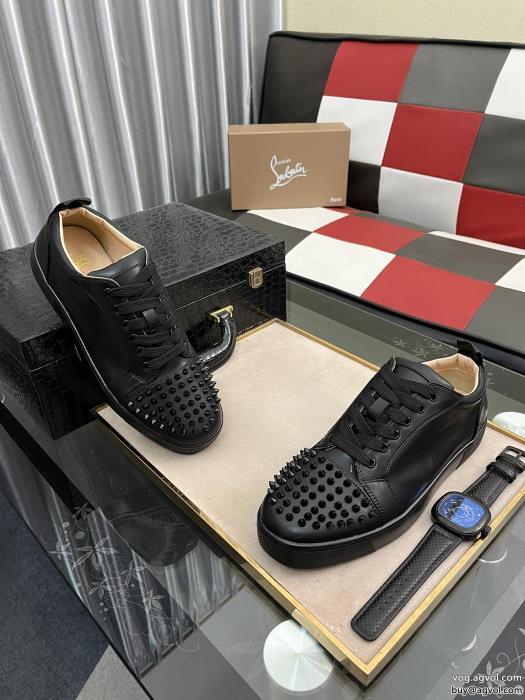 靴スーパー コピー 安心強く推薦する清潔感で洗練され冬の最旬スタイルを楽しいChristian Louboutin_0_1
