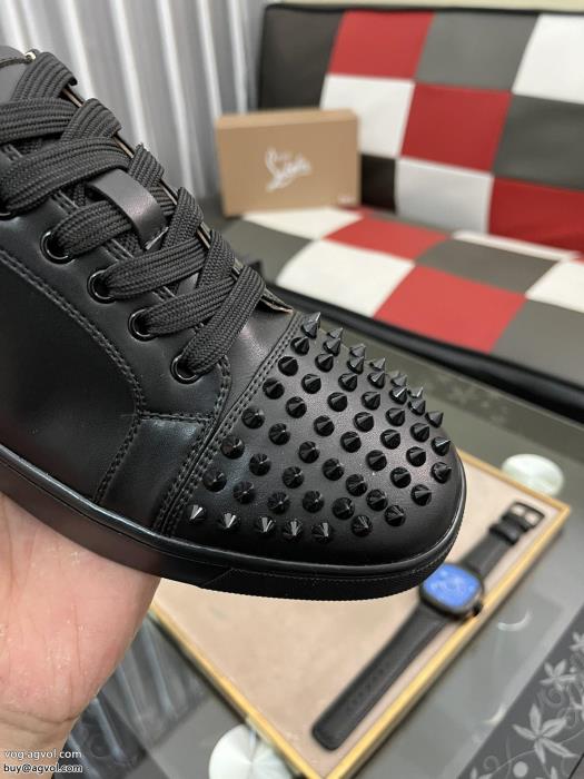靴スーパー コピー 安心強く推薦する清潔感で洗練され冬の最旬スタイルを楽しいChristian Louboutin_0_2