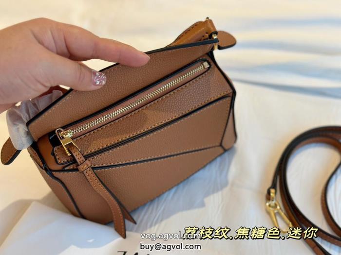 バッグロエベブランド コピー  柔らかくて気持ちいいオシャレスタイルは今季も在庫手元にあり即発セール必需品_0_1