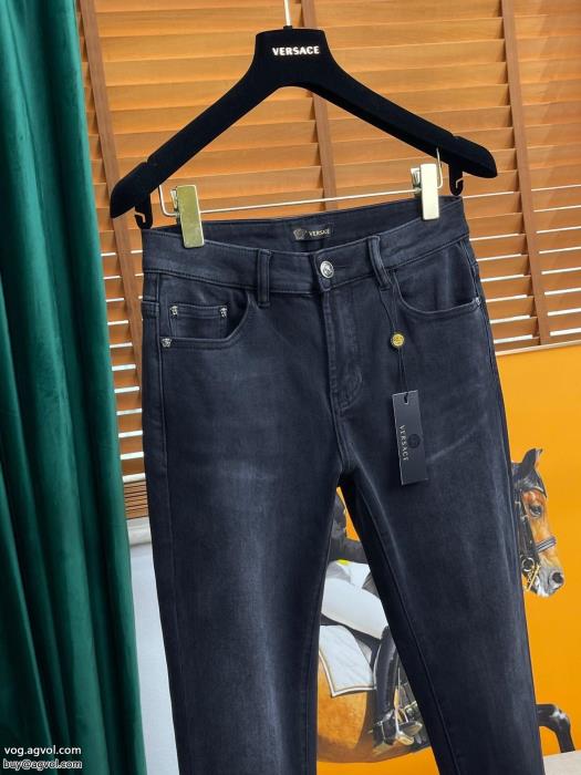 VERSACEブランド 品 スーパー コピージーパン快適な着心地おしゃれの幅が広がり質感が細かい_0_4