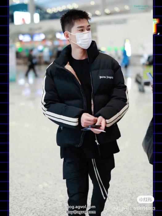 品質がきちんとしているmoncler*PALM ANGELS連名提携今季のトレンドクラシックスタイル人気急上昇パーム・エンジェルスブランド 偽物 激安_0_1