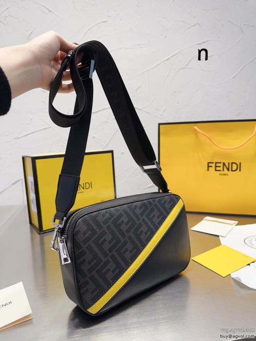 芬迪fendi 原单品质pvc配牛皮男包单肩包斜挎包_0_4