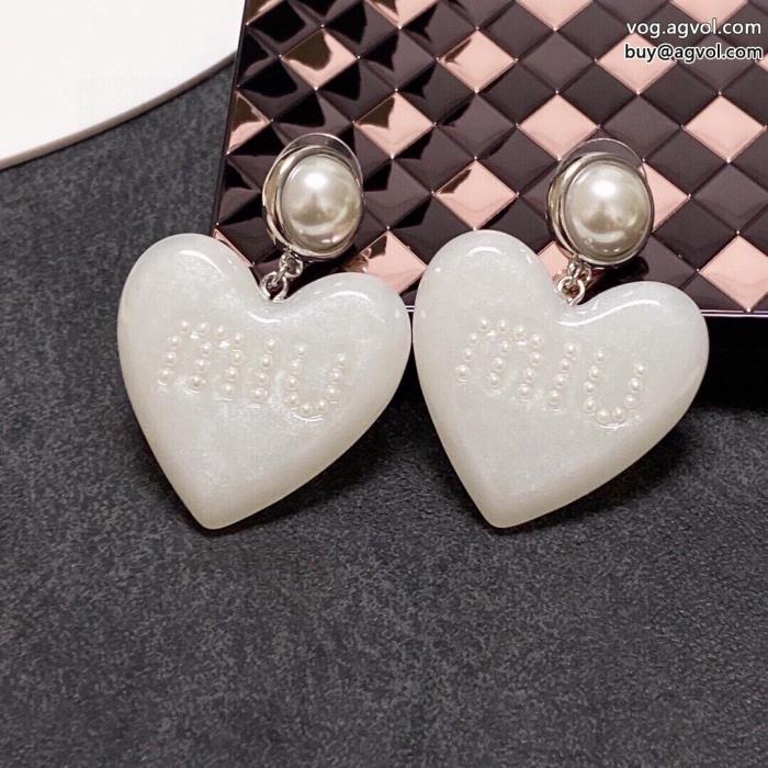 MIUMIU完璧偽物 ブランド 販売大人買い必須なこの秋冬優しい印象を与えてくれイヤリング_0_1