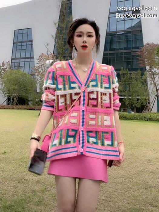 質感が上等FENDI通販 ブランド婦人服のセーター優しい印象を与えてくれ2022冬色っぽさ_0_1