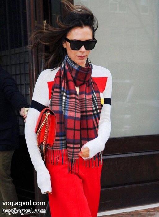 激安 ブランド 通販ハイエンドマフラーBURBERRY抜け感のあるスタイルが完成大胆なカジュアルダウン_0_4