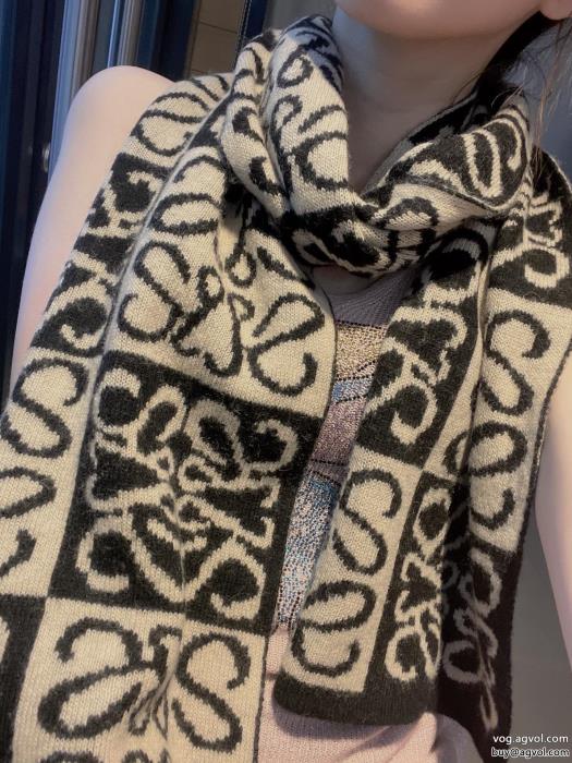 ロエベ LOEWEブランド スーパー コピー 優良マフラー人気の高さ激安通販涼しげに演出質感が上等_0_4