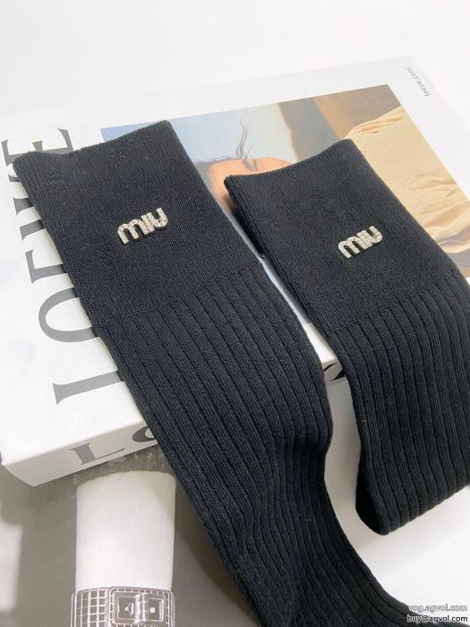海外限定大人の色気を印象にストッキングですコピー ブランド 通販 安心MIUMIU新しい潮流_0_0