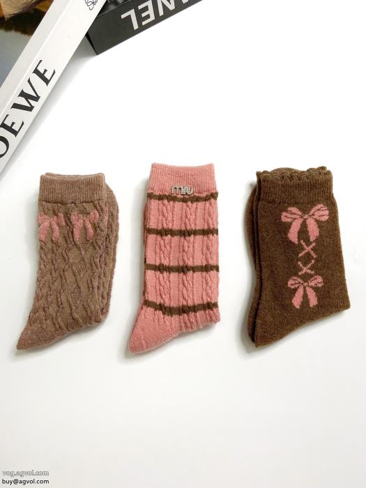 ブランド コピー 優良MIUMIUウールの中ストッキングです再入荷が嬉しい新作売切れ続出very GOOD_0_1