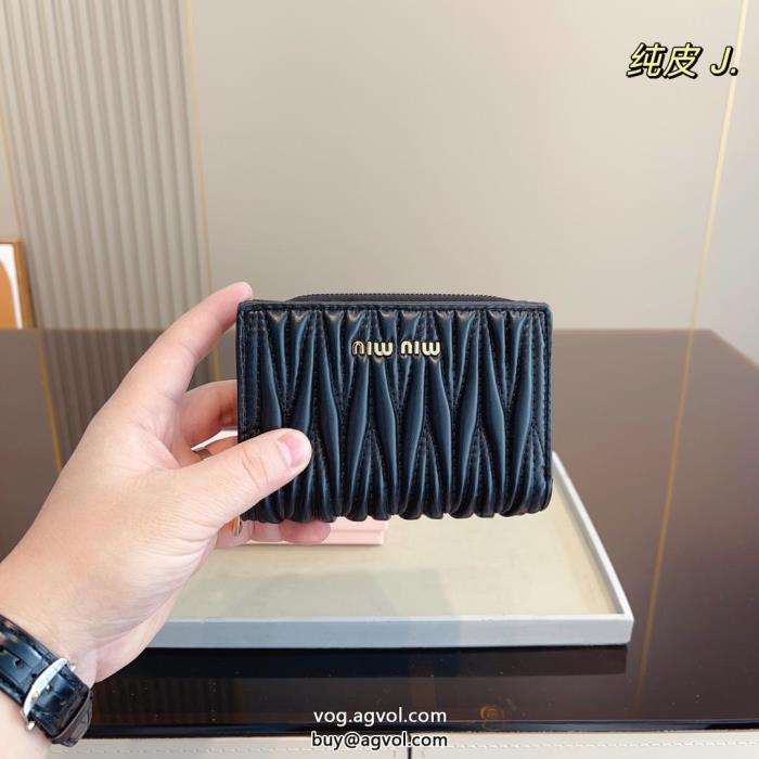 新しい潮流MIUMIUやっぱり欲しい即発送必需品財布偽 ブランド 購入_0_1