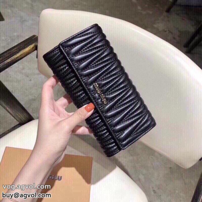 品がよくて値段が安い財布期間限定価格リラックススタイルが実現MIUMIU偽物 ブランド 激安_0_2