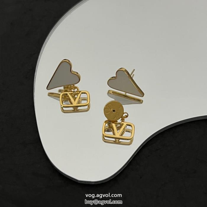 評判が高い一目瞭然　人気ブランド注目新ブランドイヤリングVALENTINOコピー 品 販売_0_3