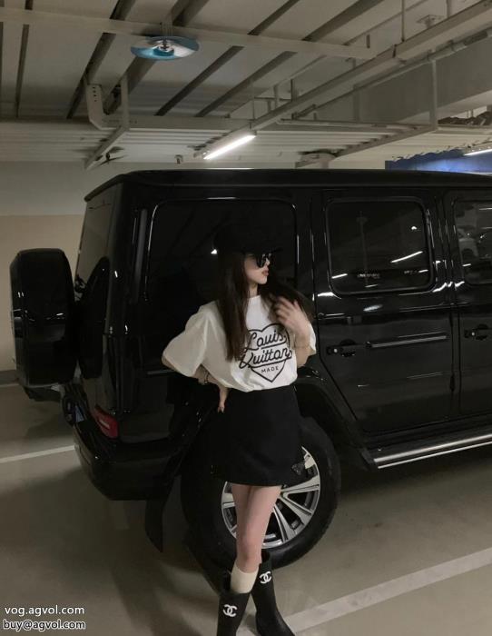 今年の2023コーデに活躍する存在感は抜群Tシャツブランド コピー 着払いLOUIS VUITTON_0_2