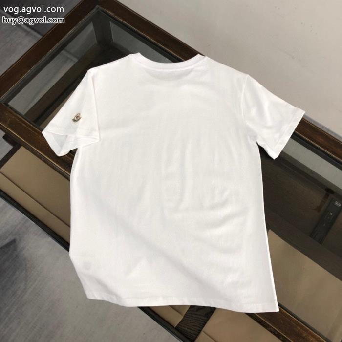 洒落感を演出する！新色入荷MONCLERブランド 偽物 激安Tシャツ_0_4