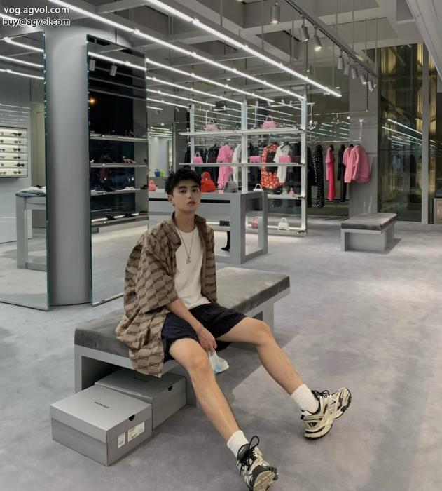 balenciaga一生モノ今季流行りの人気新作激安 通販 専門Tシャツ_1_2
