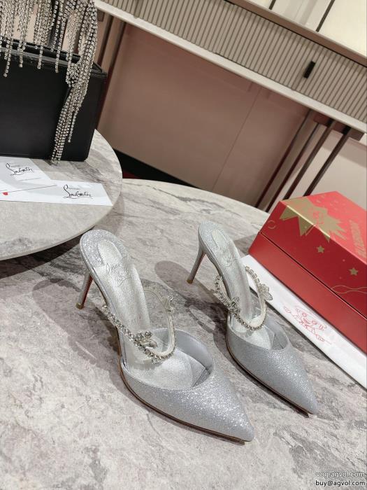 元気な印象に残りサイズわずかChristian Louboutinブーツ偽 ブランド _0_5