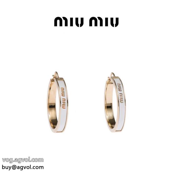 お目立ち度の高い新品冬の王道　適度な上品さアクセサリーブランド コピー  MIUMIU_0_1