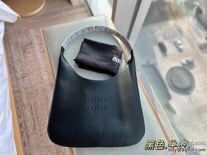 バッグMIUMIU20232023トレンドNO1在庫希少通販 ブランド_0_1