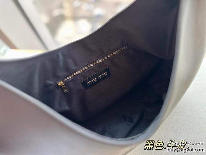 バッグMIUMIU20232023トレンドNO1在庫希少通販 ブランド_0_3