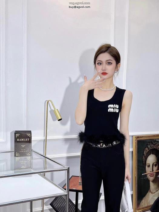最新の2023アイテム2023大人気MIUMIUコピー 商品 販売Tシャツ_0_0
