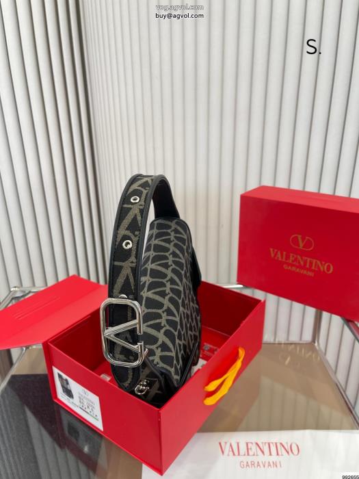 バッグVALENTINO2023に使えるおすすめトップス23AWの最新アイテムスーパー コピー 安心 _0_1