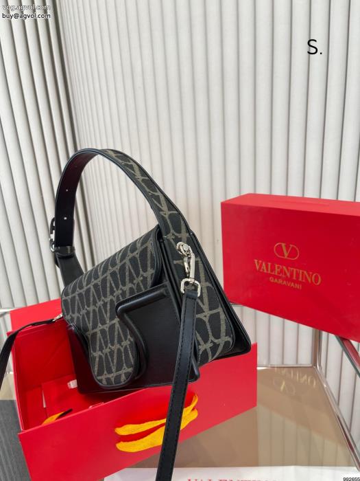 バッグVALENTINO2023に使えるおすすめトップス23AWの最新アイテムスーパー コピー 安心 _0_2