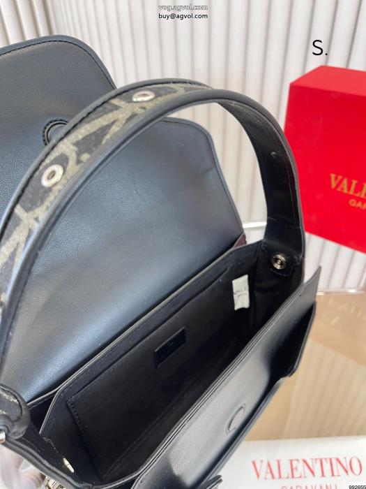 バッグVALENTINO2023に使えるおすすめトップス23AWの最新アイテムスーパー コピー 安心 _0_4