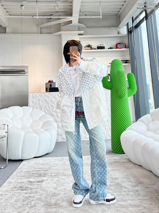 コートブランド アクセサリー 激安コーデの主役販路限定モデルLOUIS VUITTON_0_0