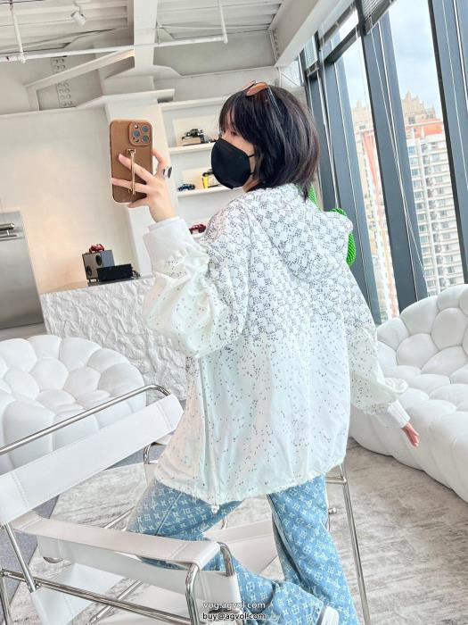 コートブランド アクセサリー 激安コーデの主役販路限定モデルLOUIS VUITTON_0_2