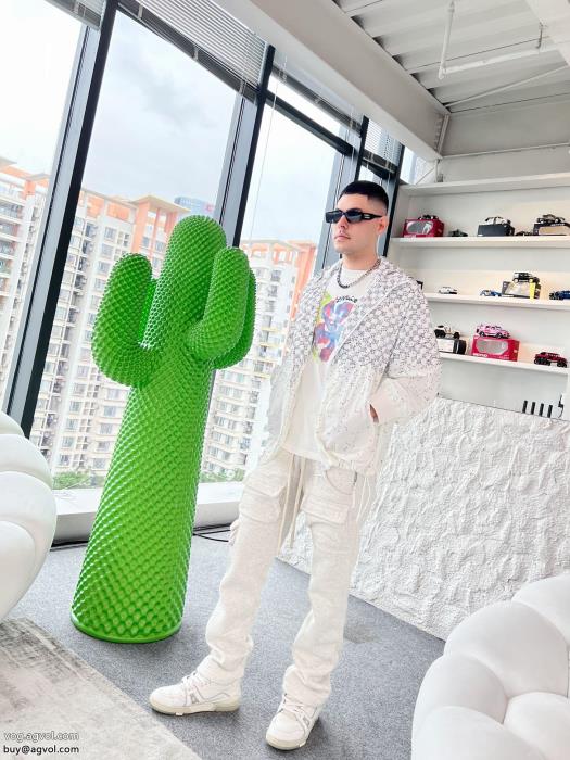 コートブランド アクセサリー 激安コーデの主役販路限定モデルLOUIS VUITTON_0_4