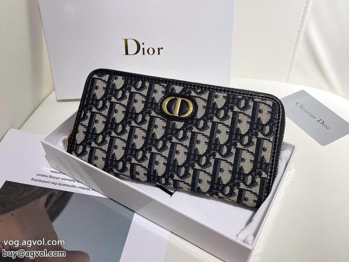 ブランド スーパー コピー 優良雑誌掲載冬に最強アイテムバッグDIOR_0_0