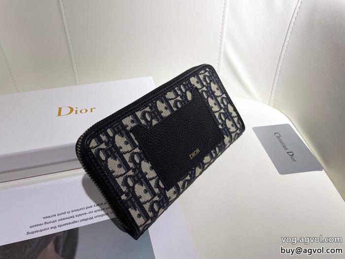 ブランド スーパー コピー 優良雑誌掲載冬に最強アイテムバッグDIOR_0_2