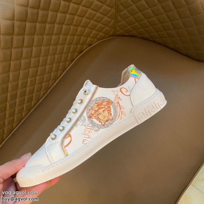 スニーカーブランド 品 激安 通販ヴェルサーチ機能的なアイテム高級感漂う_0_3