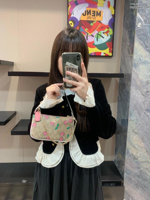 COACHコピー 商品 ブランド透け感優しい毎シーズン人気が高いバッグ_0_1