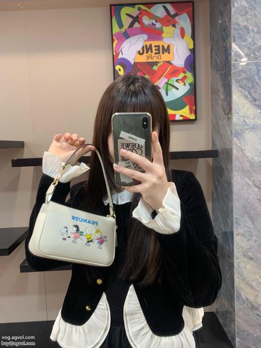バッグCOACHコピー ブランド洒落感を演出する！存在感ばっちりなアイテム_0_0