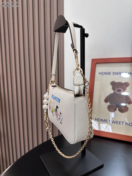 バッグCOACHコピー ブランド洒落感を演出する！存在感ばっちりなアイテム_0_1