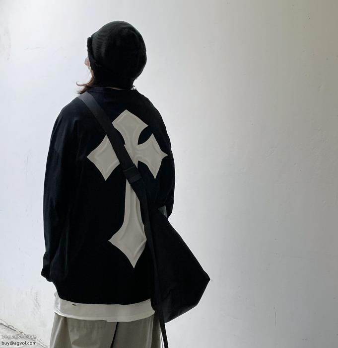 コピー 通販パーカー元気な印象に2023を感じさせるCHROME HEARTS_0_3