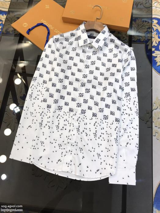 LOUIS VUITTONブランド コピー 激安長袖Tシャツ品良くおしゃれ円高還元Sale_1_0