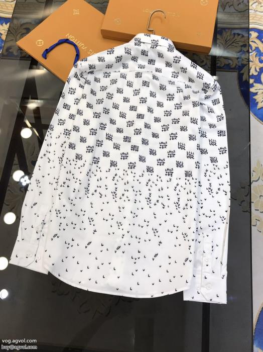 LOUIS VUITTONブランド コピー 激安長袖Tシャツ品良くおしゃれ円高還元Sale_1_1