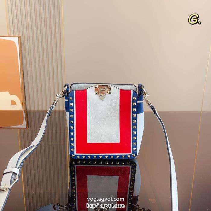 VALENTINOスーパー コピー ブランド 通販バッグ通勤にもOK速達便発送_0_1