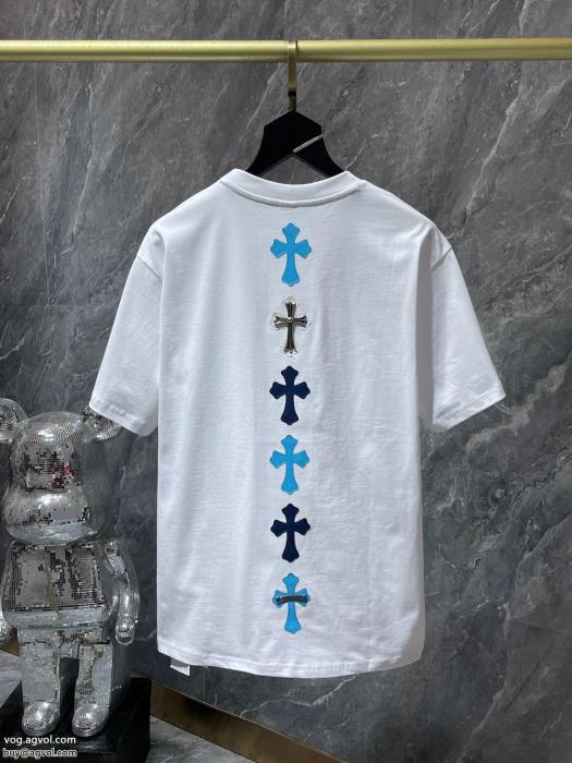 ブランド 偽物クロムハーツカジュアルを一歩大人に着まわし抜群カラー半袖Tシャツ_0_1
