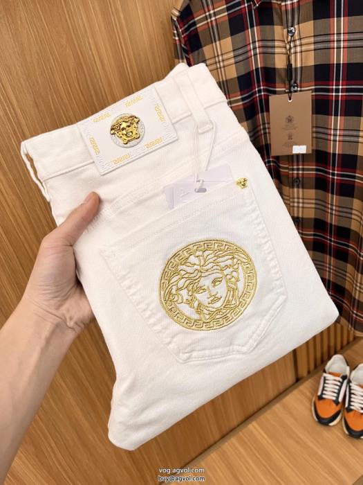 ブランド コピー 品VERSACE絶対に抑えておきたいトレンドより格上げしてジーンズ_1_0