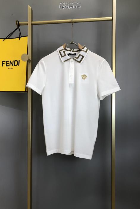 ヴェルサーチコピー ブランド半袖Tシャツ今年もトレンド絶妙な抜け感_0_3